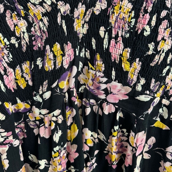 Torrid Black and Pink Floral Long Sleeve Women's Tunic Blouse - Size 1 - Picture 3 of 8